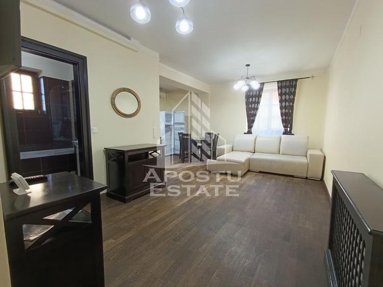 Apartament cu 2 camere semidecomandat în Ronaț