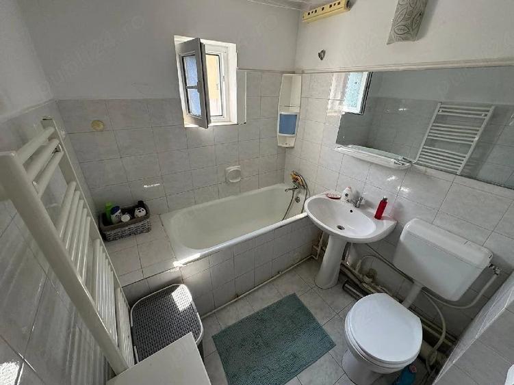 Apartament cu 3 camere decomandat în Păcurari