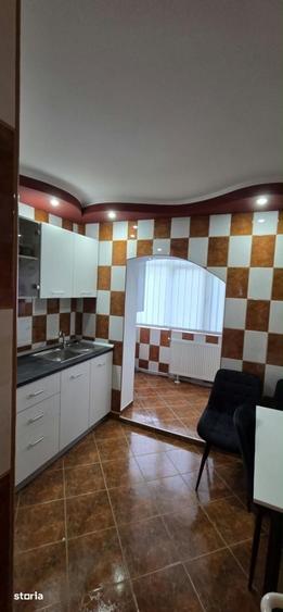 Apartament cu 3 camere în Calea București