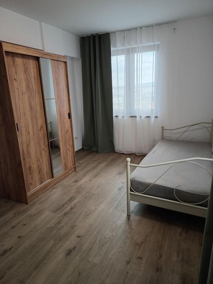 Casă cu 4 camere cu Canalizare în Dâmbul Rotund