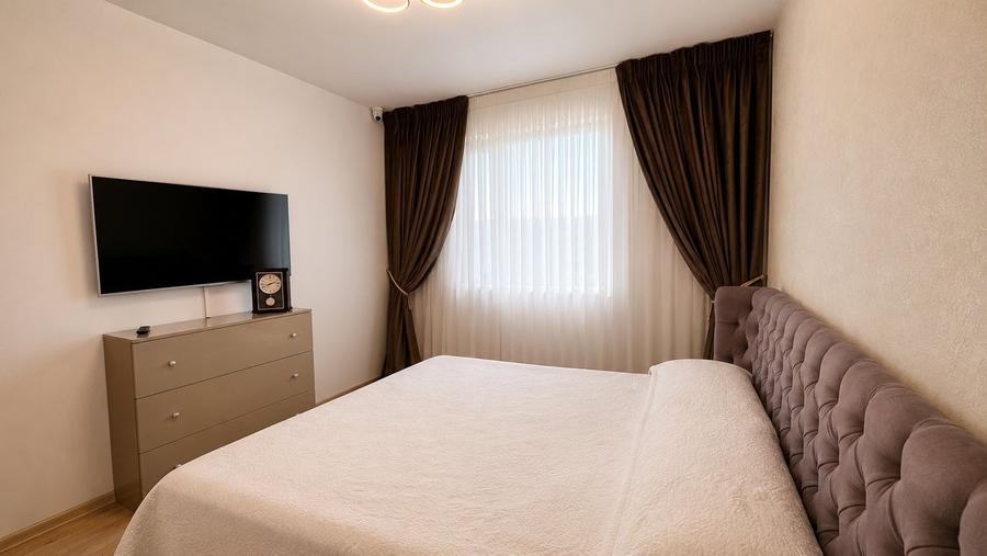 Apartament cu 4 camere semidecomandat, mobilat în DN 1