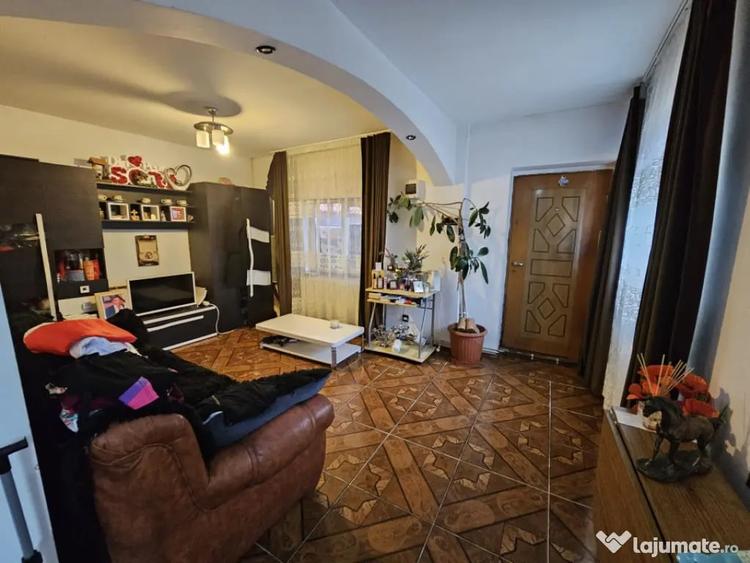 Casă cu 3 camere cu Teren 279 Mp în Brestei