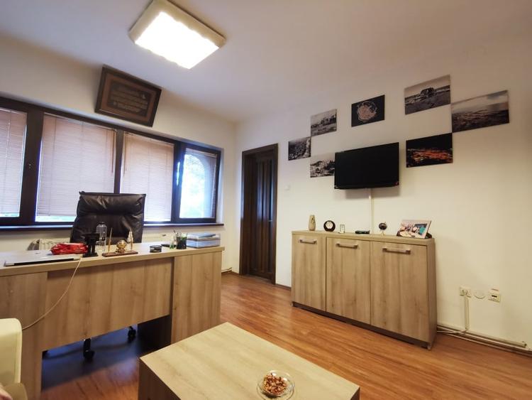 Spațiu comercial, de 478 mp, în Capitol