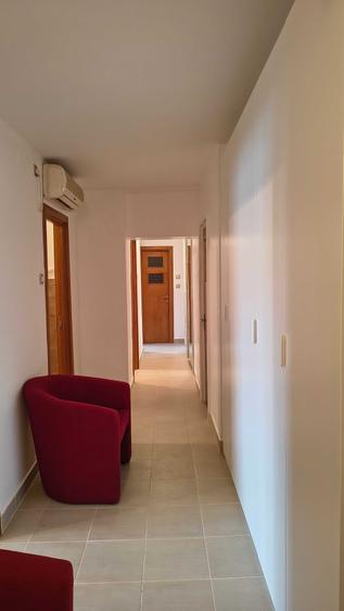 Apartament cu 3 camere decomandat în 1 Mai