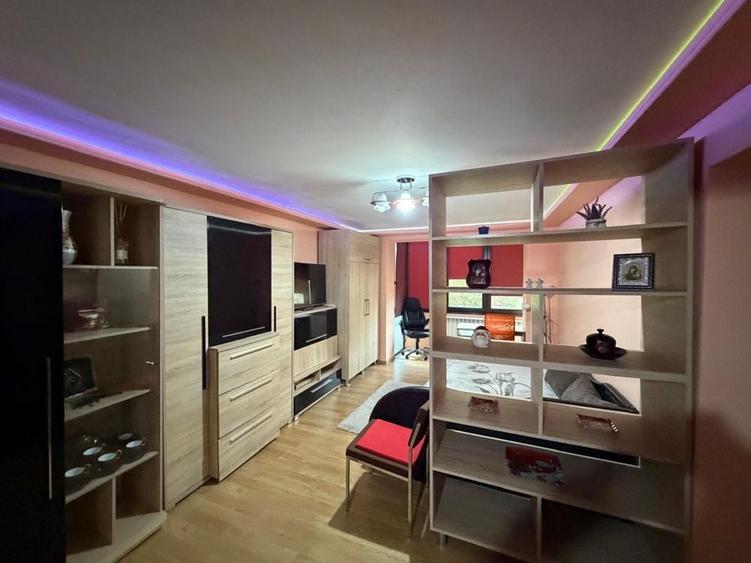 Apartament cu 3 camere în Gura Văii