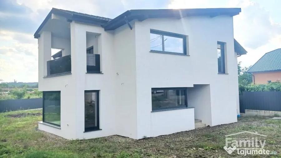 Casă cu 5 camere cu Teren 800 Mp în Burdujeni