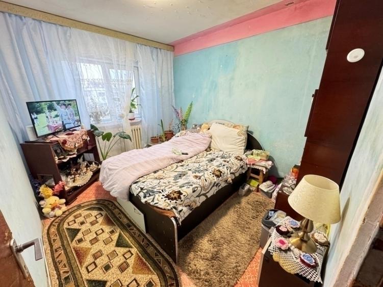 Apartament cu 3 camere decomandat în Nicolina
