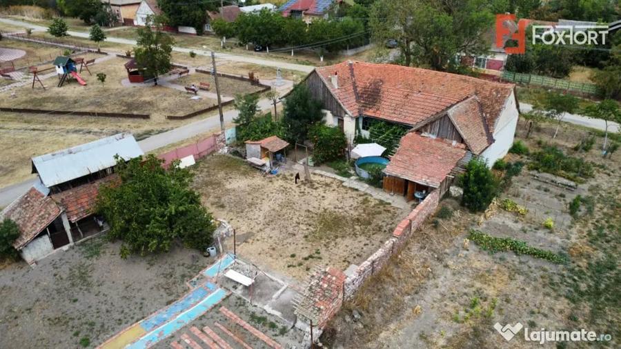 Casă cu 4 camere cu Teren 2208 Mp în Folea