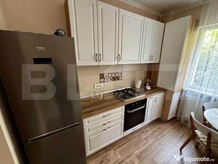 Apartament cu 4 camere decomandat în Central