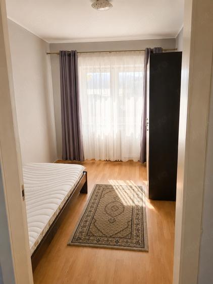 Apartament cu 3 camere decomandat în Exterior Vest