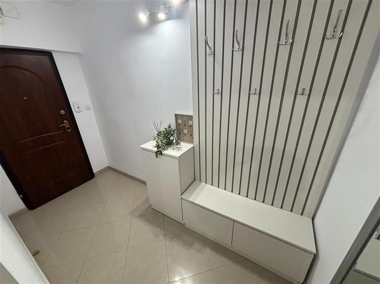 Apartament cu 3 camere decomandat în Ultracentral