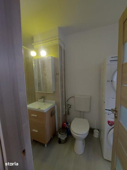Apartament cu 3 camere decomandat în Micro 4