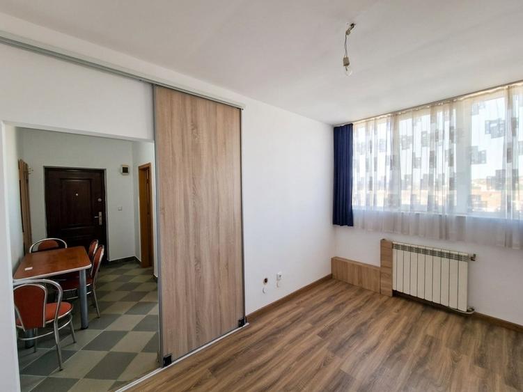 Garsonieră decomandată în Rogerius
