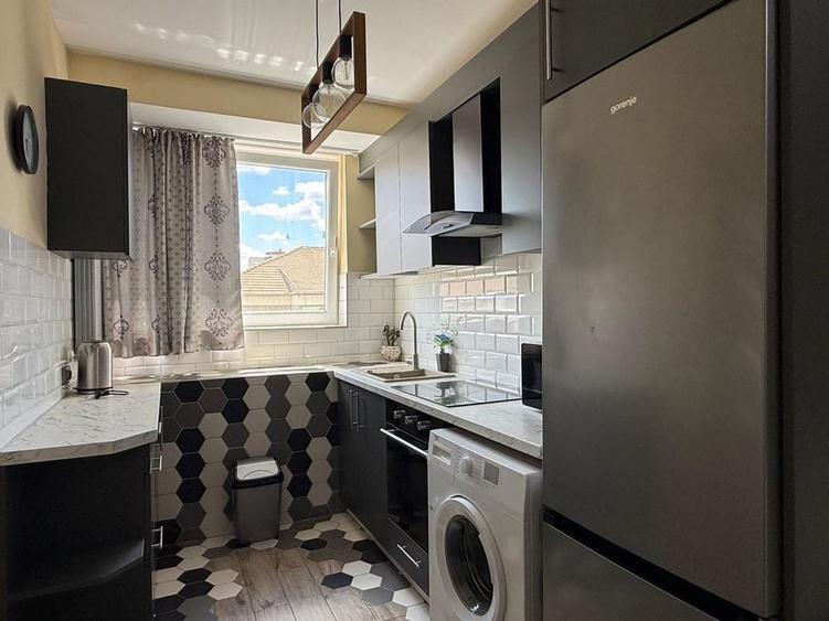Apartament 3 camere , Xenopol , calea aradului , inchiriat, prima Shops. Nou - 4