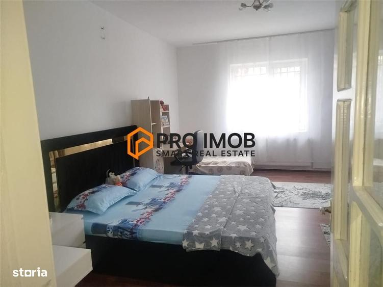 Casă cu 4 camere decomandat în Băceni