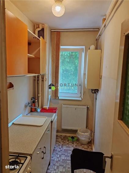 Apartament cu 2 camere semidecomandat în Florilor