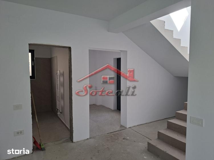 Casă cu 4 camere cu Teren 470 Mp în Cornu