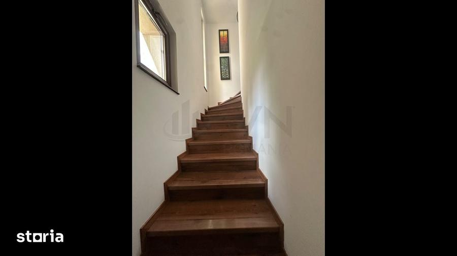Casă cu 5 camere cu Teren 185 Mp în Vatra Luminoasă