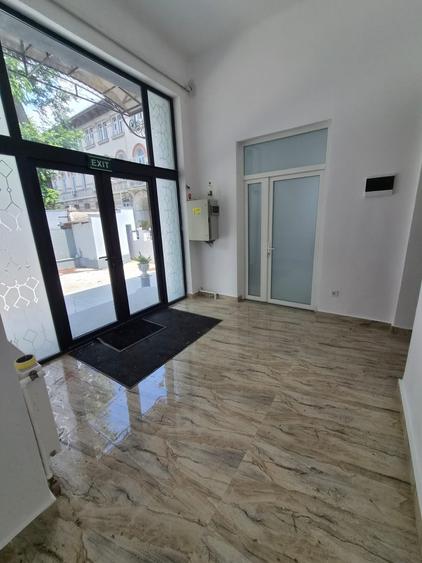 Birou, de 1,200 mp, în Cișmigiu