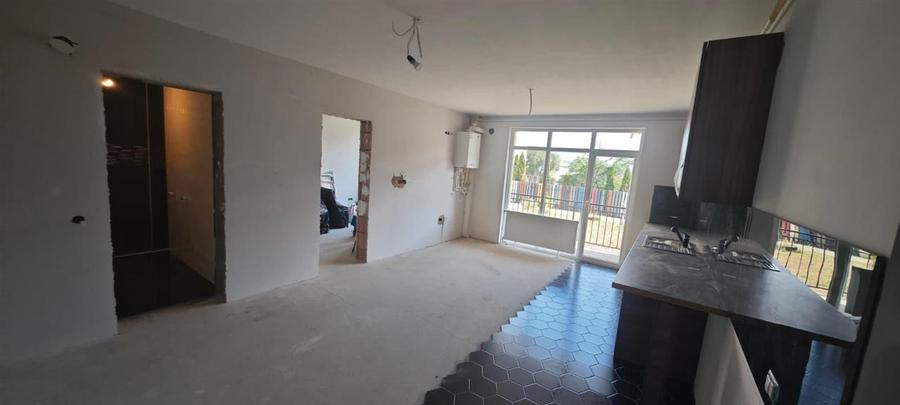 Apartament cu 3 camere decomandat, mobilat în Exterior Sud
