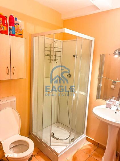 Apartament cu 3 camere semidecomandat, mobilat în Gara