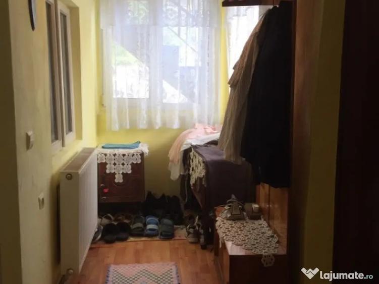 Casă cu 5 camere cu Teren 1007 Mp în Aranghel
