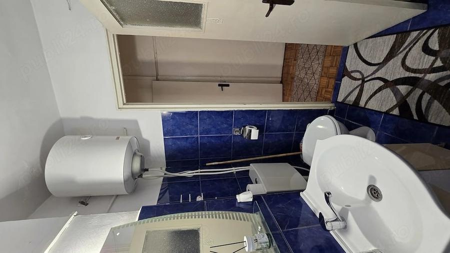 Apartament cu 2 camere semidecomandat în Craiovița Nouă