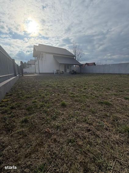 Casă cu 4 camere în Hemeiuș