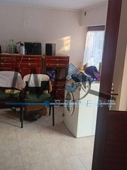 Casă individuală cu 4 camere cu Teren 731 Mp în Est