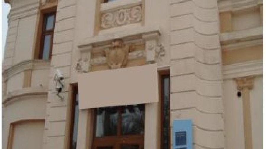 Birou, în Central