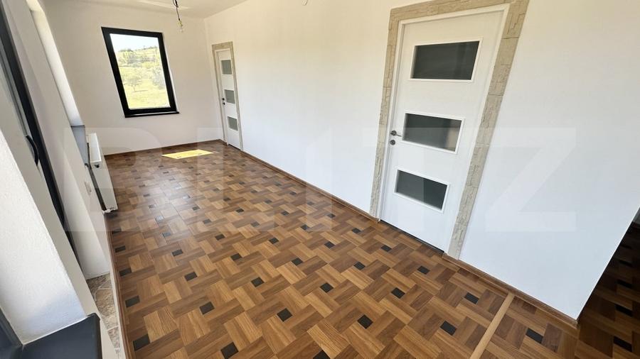 Casă individuală cu 5 camere cu Piscina în Luncoiu de Sus