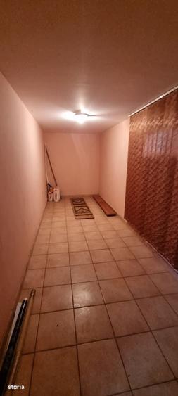 Casă cu 3 camere în Brăești