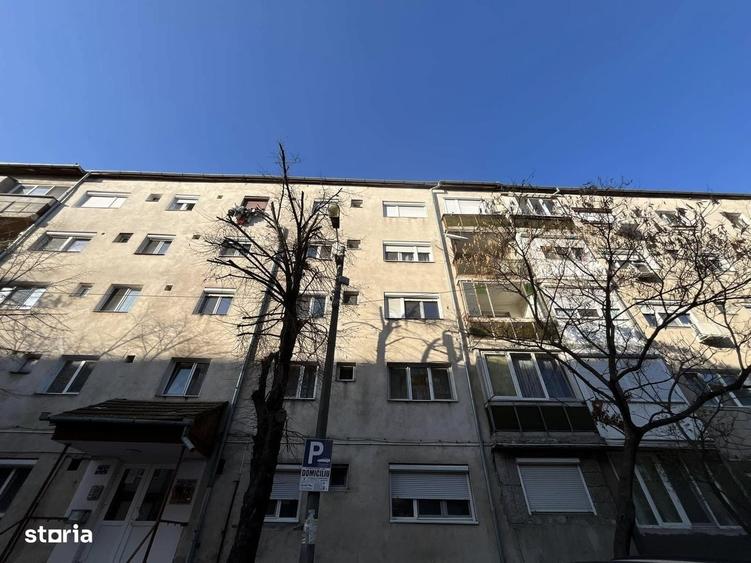 Apartament cu 3 camere decomandat în Rogerius