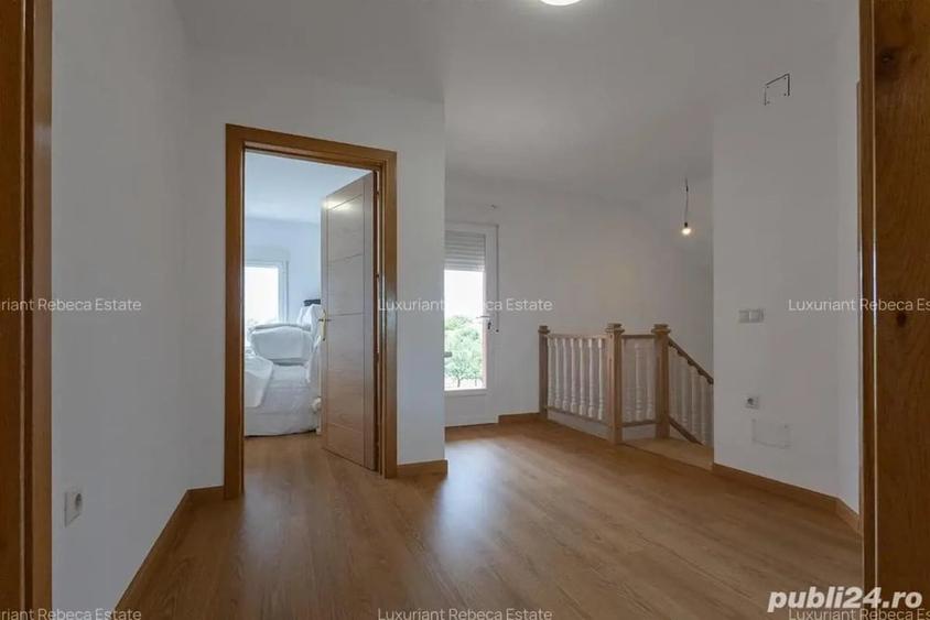 Casă cu 5 camere cu Teren 700 Mp în Orțișoara