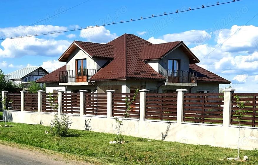 Casă cu 5 camere cu Teren 1644 Mp în Văcărești