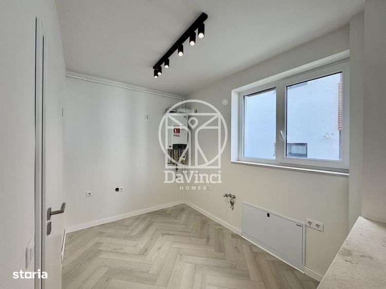 Apartament cu 3 camere decomandat în Cristian