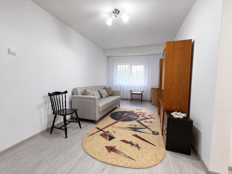 Apartament cu 2 camere semidecomandat în Micro 40