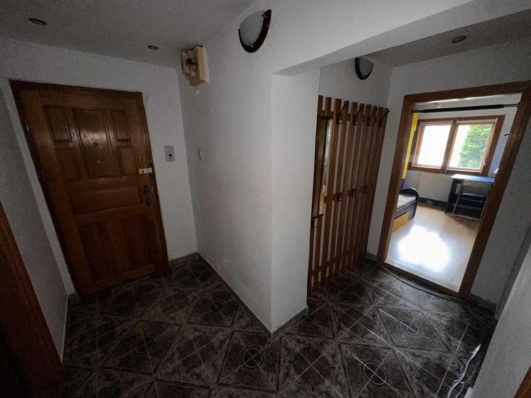 Apartament cu 3 camere decomandat în Burdujeni