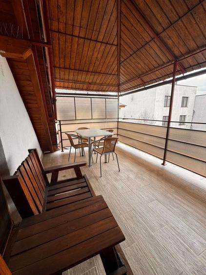 Apartament cu 3 camere semidecomandat, mobilat în Hipodrom 3