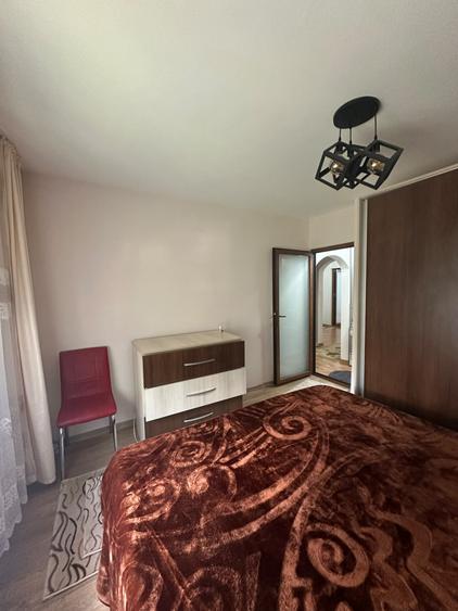 Apartament cu 2 camere decomandat, mobilat în Calarași 4