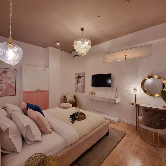 Apartament cu 3 camere în Calea Victoriei