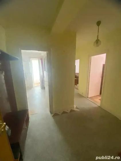 Apartament cu 3 camere decomandat în Târgu Ocna