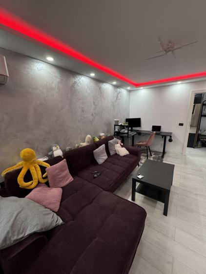 Apartament cu 2 camere semidecomandat, mobilat în 1 Mai