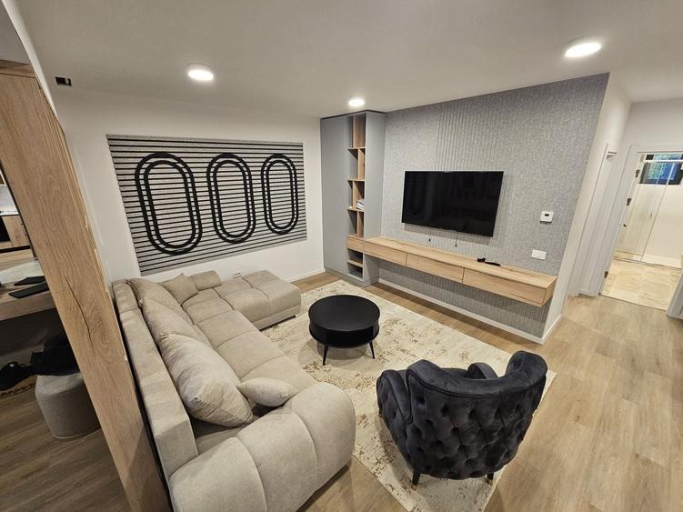 Apartament cu 4 camere decomandat, mobilat în Iancu Nicolae
