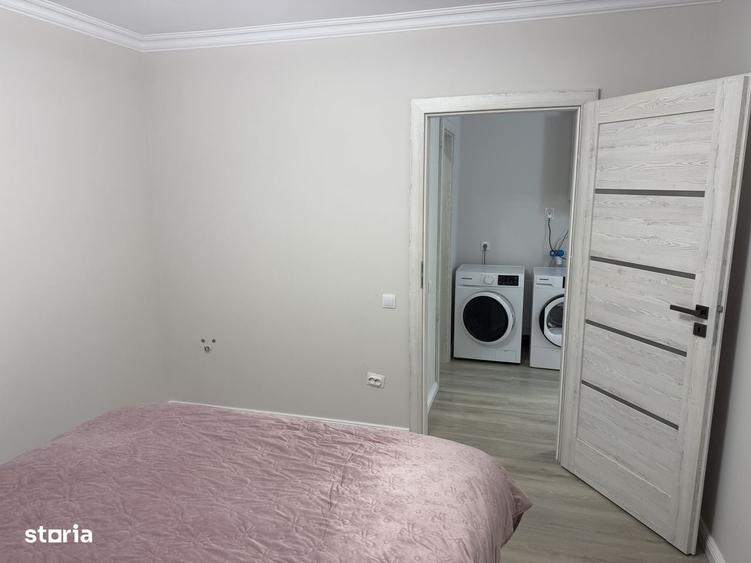 Apartament cu 3 camere decomandat în Cornișa