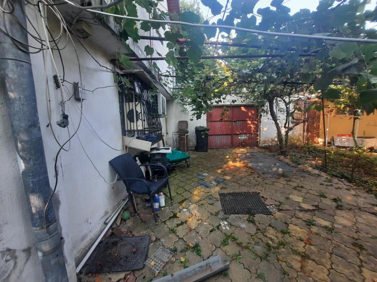 Casă individuală cu 10 camere cu Canalizare în Giurgiului