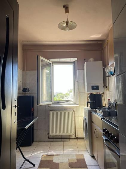 Apartament cu 2 camere semidecomandat în Podu Roș