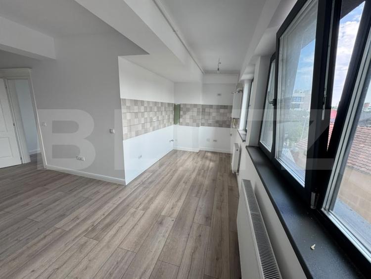 Apartament cu 2 camere semidecomandat în Smârdan