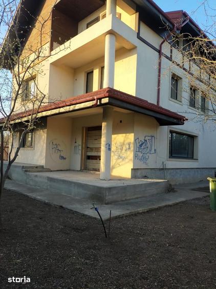 Casă cu Teren 970 Mp în Brănești