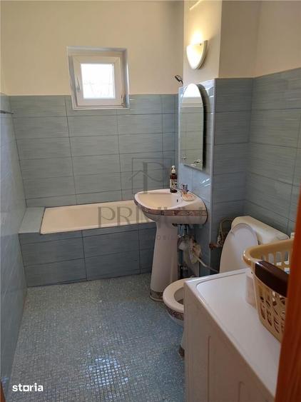 Apartament cu 4 camere decomandat în Girocului